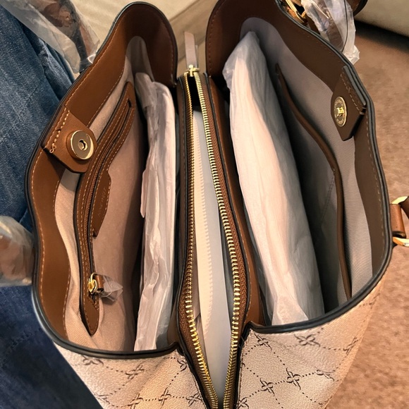 Nine West Brand NEW Bag!! - Picture 5 of 8